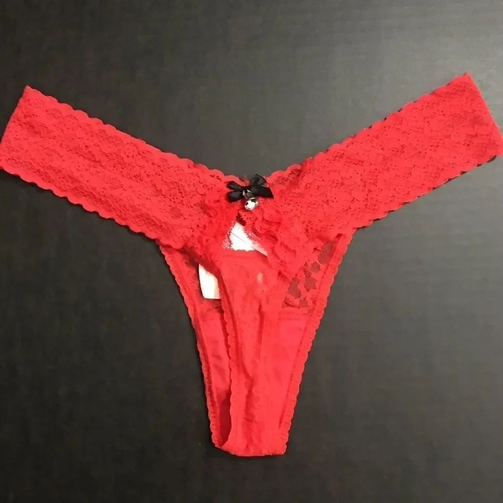 Victorias Secret Christmas Heart Lace Thong One Size fits all Red & Ornament SML